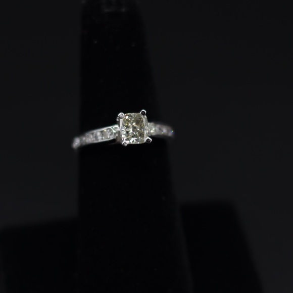 14k Exceptional VS1 Diamond Ring - Picture 6 of 8